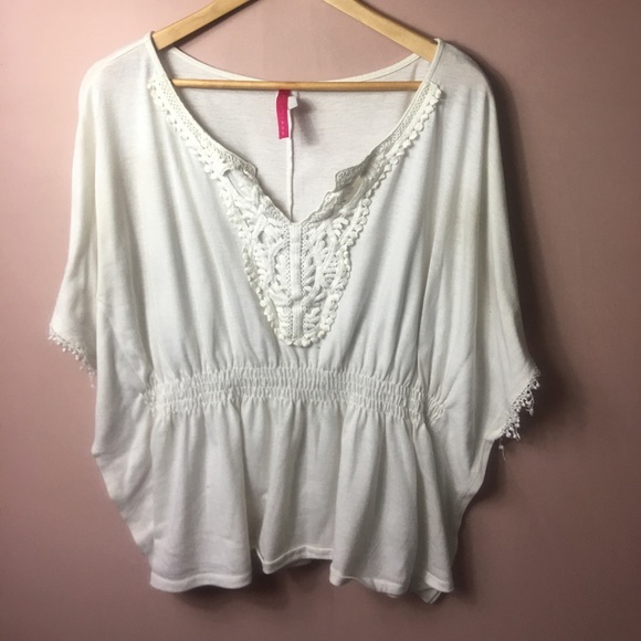 WHITE SHIRT w/ CINCHED WAIST!! - Picture 4 of 5